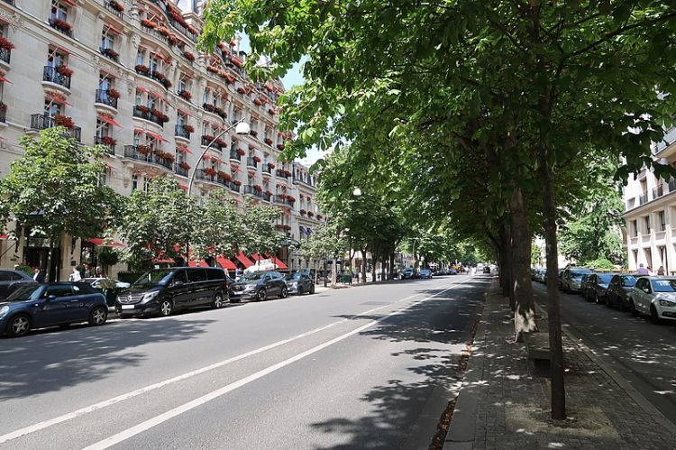 Avenue Montaigne France Grand Tour Navicup self guided tour